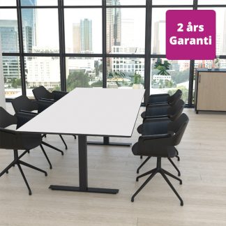 Billede af Let mødebord, som fås i flere størrelser. Bordet er lyst og slankt, og det fremstår elegant, uden at virke dominerende.