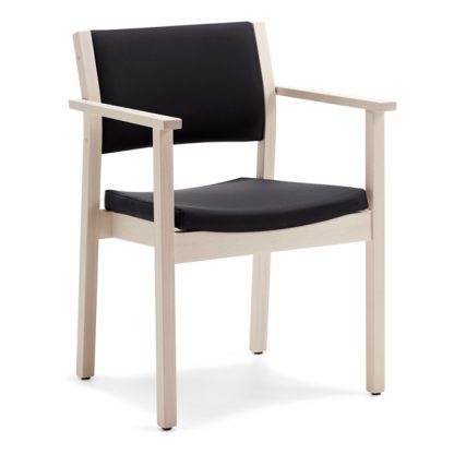 Billede af Solid stol til plejecenter med slidstærkt stel, stabelbar. Med eller uden armlæn, utrolig meget komfort for pengene. Med sort kunstlæder.