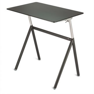 Billede af Lille Matting hæve-sænkebord med manuel højde justering. Vælg mellem tre bordplader, med matchende stel. Matchende stol kan tilkøbes.