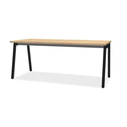 Billede af Enkelt konferencebord eller mødebord.Stel i sort pulverlakeret metal, og bordplade i melamin i fire farver. De skråtstående ben øger stabiliteten.